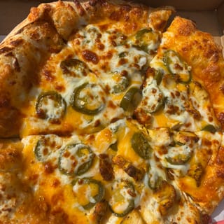 Chicken Jalapeno Popper Pizza