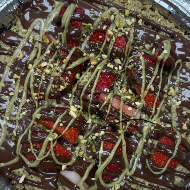 Dubai Chocolate Chip Pizza.